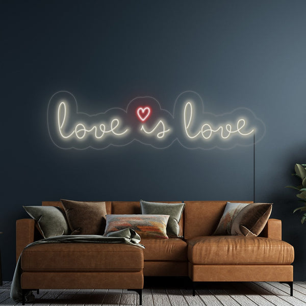 Led neon nápis 'Love is love' - světelná cedule na zdi obývacího pokoje