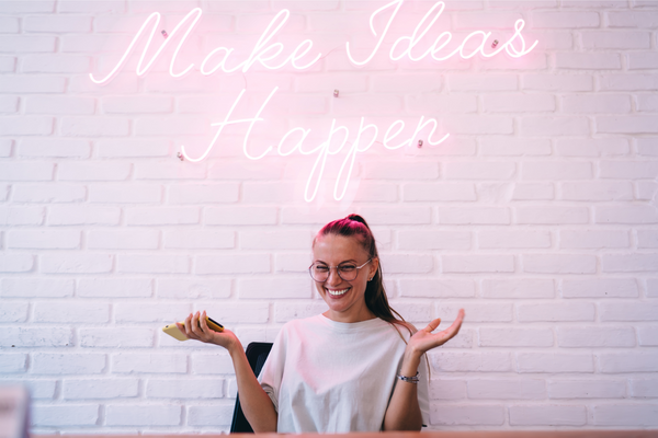 LED neon nápis 'Make ideas happen'