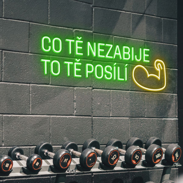 LED neon motivační nápis 'Co tě nezabije, to tě posílí'